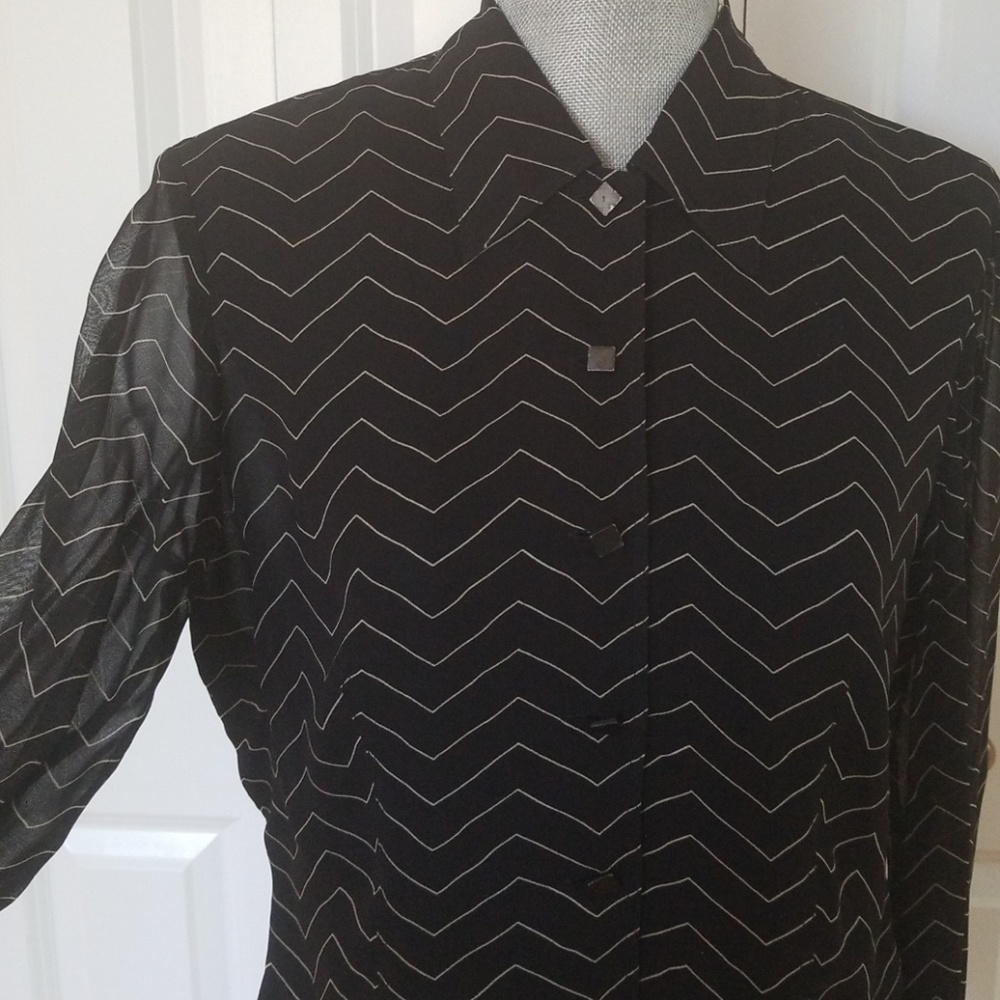 Blouse - Picture 2 of 8